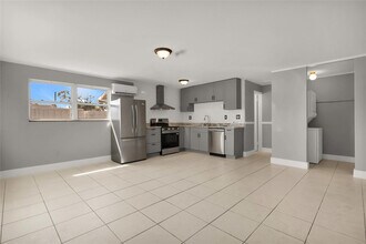 249 SW 12th St in Dania Beach, FL - Building Photo - Building Photo