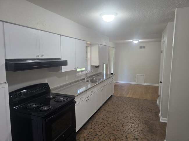 property at 20 Sweetbriar Cir
