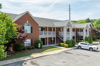 Bells Fork Crossing Apartments in Greenville, NC - Foto de edificio - Building Photo