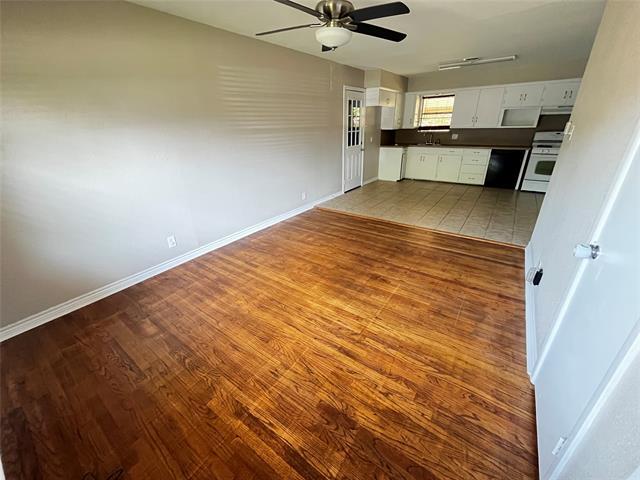 804 Loy Ln in Ennis, TX - Building Photo - Building Photo