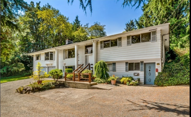 523 SW 160th St in Burien, WA - Building Photo - Building Photo