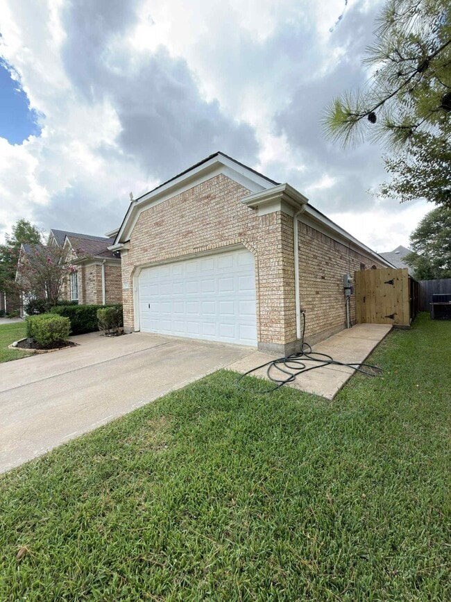 9531 Summer Run in Houston, TX - Building Photo - Building Photo