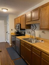 1511 Creekwood Ct in Raleigh, NC - Foto de edificio - Building Photo