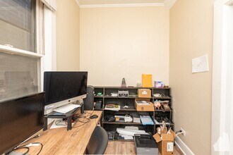 1431 W Belmont Ave, Unit 2R in Chicago, IL - Foto de edificio - Building Photo