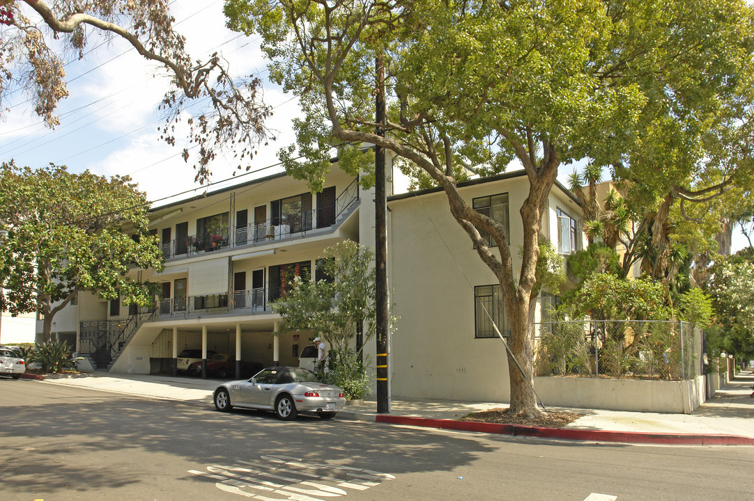 1200 N Curson Ave in Los Angeles, CA - Foto de edificio