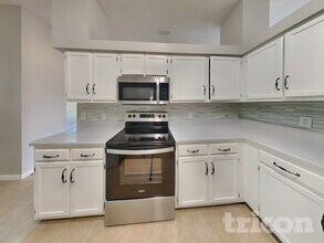 250 Parkview Dr in Palm Coast, FL - Building Photo - Building Photo