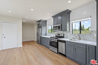 2001 Penmar Ave in Los Angeles, CA - Building Photo - Building Photo