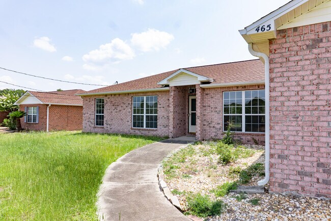 465 Jillian Dr in Crestview, FL - Building Photo - Building Photo
