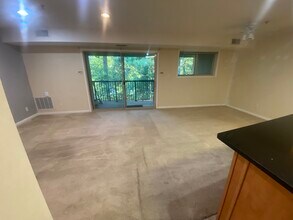 1101 Primrose Rd, Unit 303 in Annapolis, MD - Foto de edificio - Building Photo