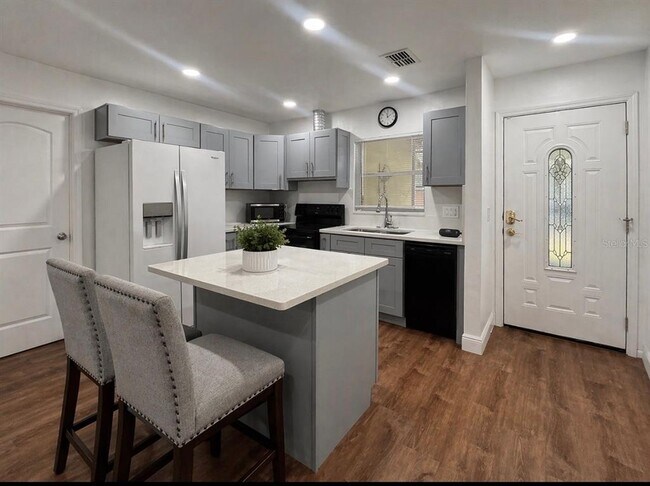 2430 Sable Dr in Kissimmee, FL - Building Photo - Building Photo