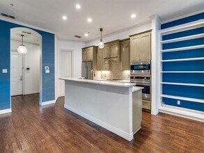 2811 Hood St in Dallas, TX - Building Photo - Building Photo