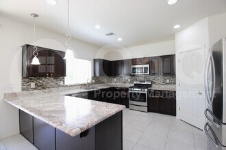 1819 W Bonanza Dr in Phoenix, AZ - Building Photo - Building Photo