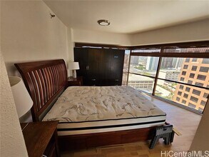 1088 Bishop St in Honolulu, HI - Building Photo - Building Photo