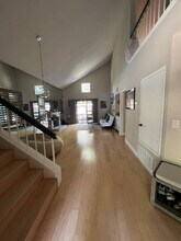 2142 University Park Dr in Sacramento, CA - Building Photo - Building Photo