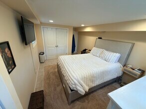 5061 W Eddy St, Unit Garden Unit in Chicago, IL - Building Photo - Building Photo