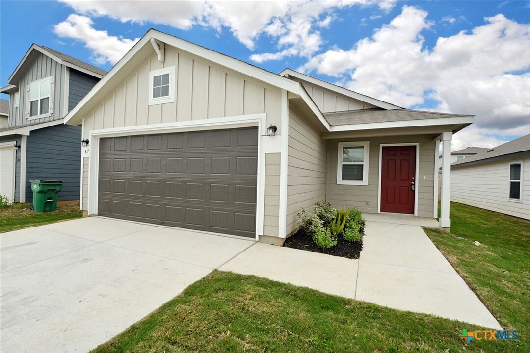 431 Forsythia in New Braunfels, TX - Building Photo