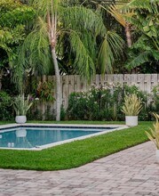 375 Plymouth Rd in West Palm Beach, FL - Building Photo - Building Photo