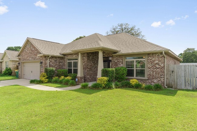 2336 Cummings Dr in Fort Walton Beach, FL - Foto de edificio - Building Photo