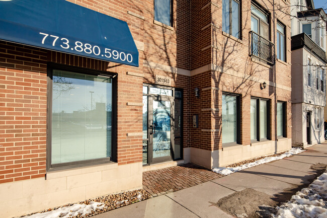 3011-3013 N Ashland Ave in Chicago, IL - Building Photo - Building Photo