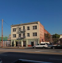 2124-2126 Main St in Los Angeles, CA - Building Photo