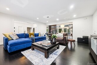 6 Carol Ln in Mamaroneck, NY - Building Photo - Building Photo