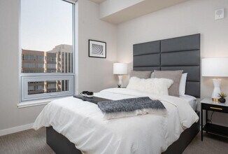 888 108th Ave NE in Bellevue, WA - Foto de edificio - Building Photo