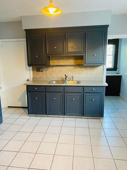 620 High St, Unit 2nd floor in Middletown, CT - Foto de edificio