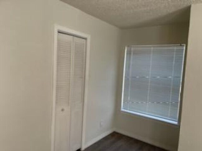 2129 E Illinois Ave in Dallas, TX - Building Photo - Building Photo