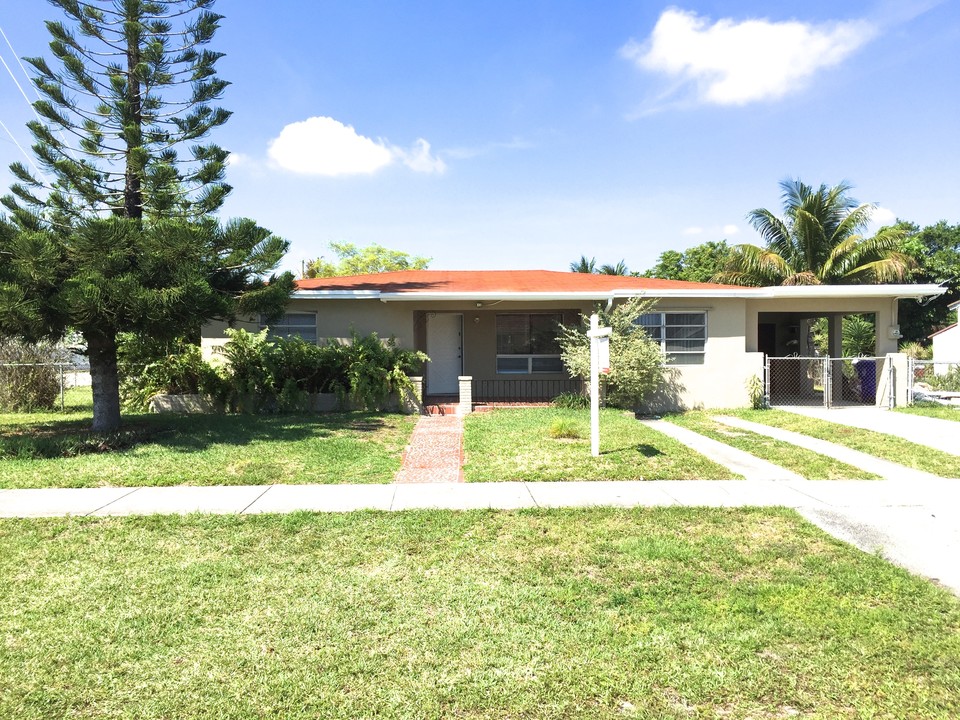 3134 SW 24th Ter in Miami, FL - Building Photo