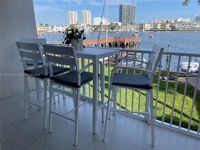 400 Golden Isles Dr in Hallandale Beach, FL - Building Photo - Building Photo