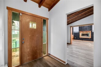 3863 Wiltshire Rd in North Royalton, OH - Building Photo - Building Photo