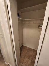 5825 Venice Blvd, Unit 1 in Los Angeles, CA - Building Photo - Building Photo
