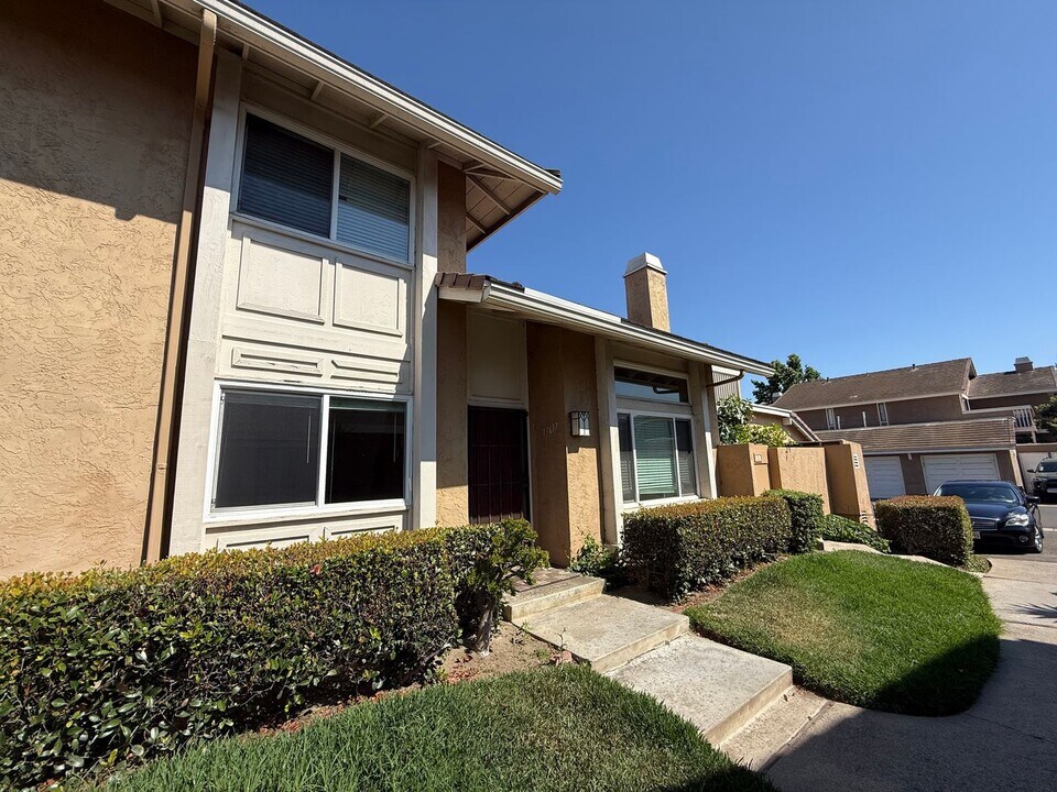 17617 Fairlie Rd in San Diego, CA - Foto de edificio