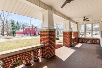 154 E Main St in Ashville, OH - Building Photo - Building Photo