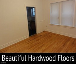 6930 S Oglesby Ave in Chicago, IL - Foto de edificio - Building Photo