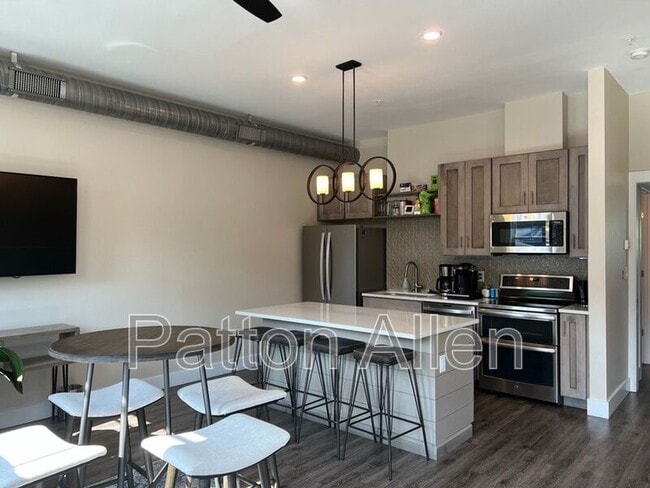 257 Haywood Rd in Asheville, NC - Building Photo - Building Photo