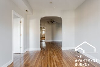 1317 W Foster Ave, Unit 1 in Chicago, IL - Building Photo - Building Photo