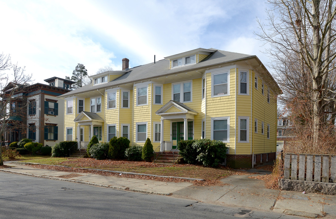 Colonial Apartments in New Bedford, MA - Building Photo