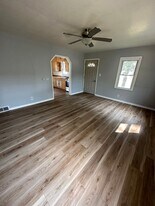 721 10th Ave in Gilbertville, IA - Building Photo