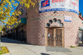 425 Powell St in Brooklyn, NY - Foto de edificio - Building Photo