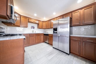 7352 72nd Ln N in Brooklyn Park, MN - Building Photo - Building Photo