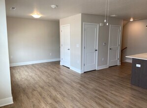 Aspen Ridge Townhomes in Ankeny, IA - Building Photo - Building Photo