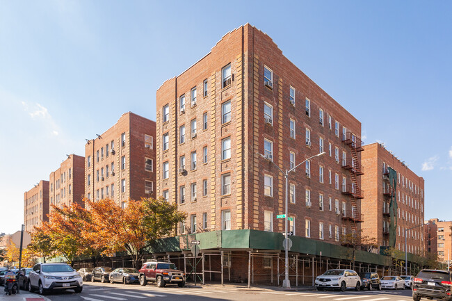 1221 College Ave in Bronx, NY - Building Photo - Building Photo