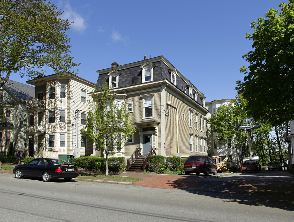 549 Cumberland Ave in Portland, ME - Foto de edificio