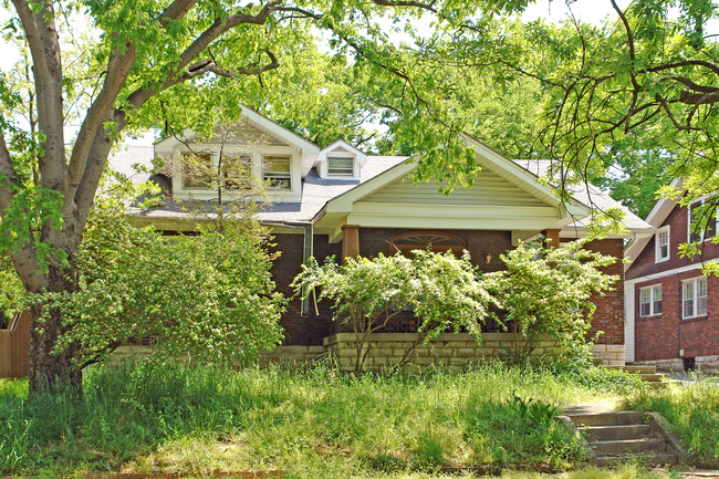 1616 19th Ave S in Nashville, TN - Foto de edificio - Building Photo