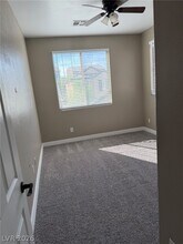 8122 Altamont Ridge St in Las Vegas, NV - Building Photo - Building Photo