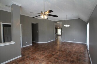 3438 Brookwood Dr in La Porte, TX - Building Photo - Building Photo