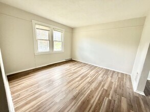 343 Ohio Ave in Clairton, PA - Building Photo - Building Photo