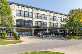 University Commons II in Chicago, IL - Building Photo - Building Photo