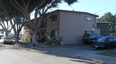 5745 Arroyo Dr in Los Angeles, CA - Building Photo - Building Photo